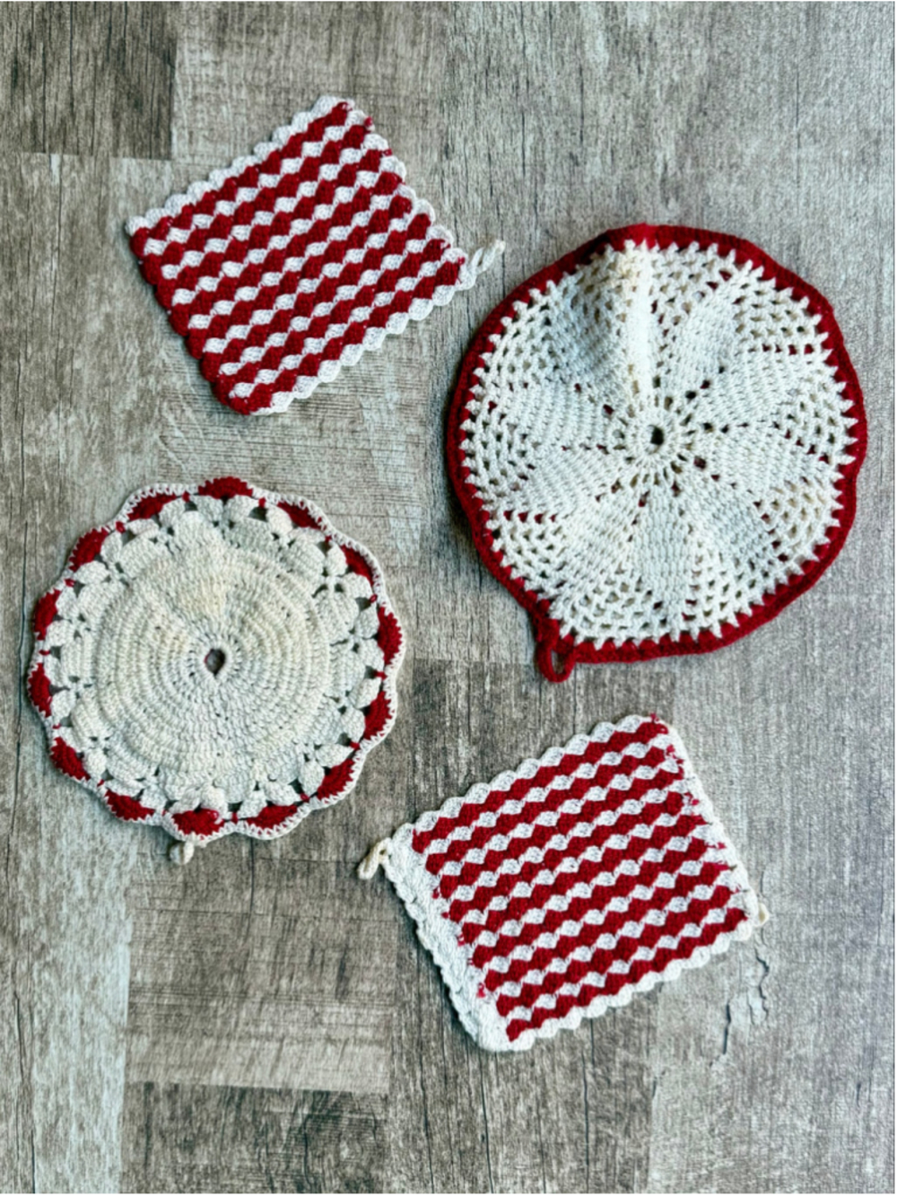 Vintage Hand Crocheted Potholders Set of 4 Red Cream Flower Striped Trivets - Picture 2 of 2